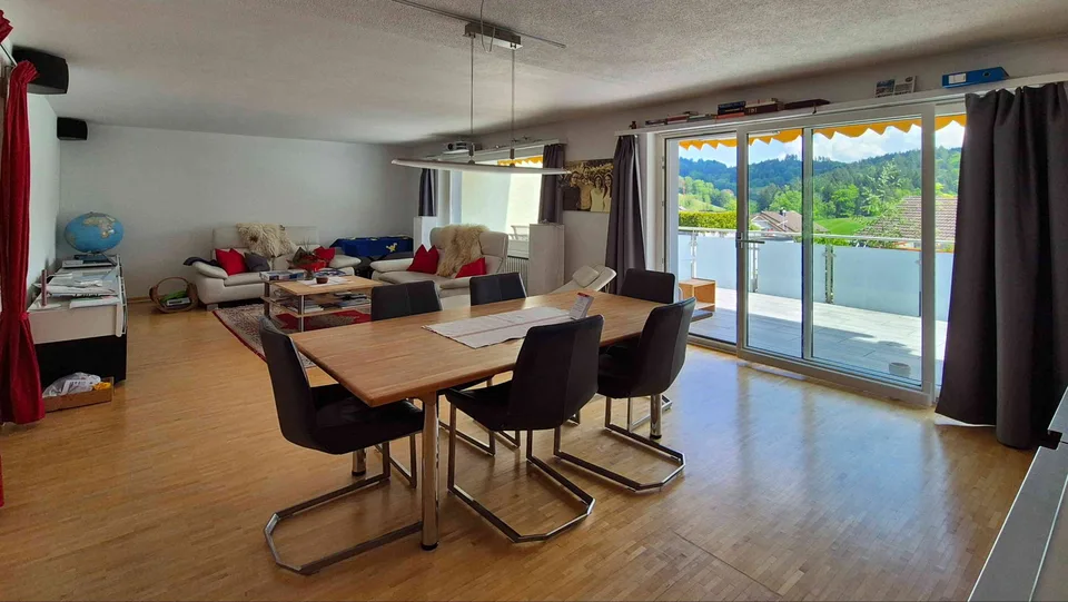 Geräumiges Reihenhaus im ruhigen Nieschberg-Quartier, Herisau