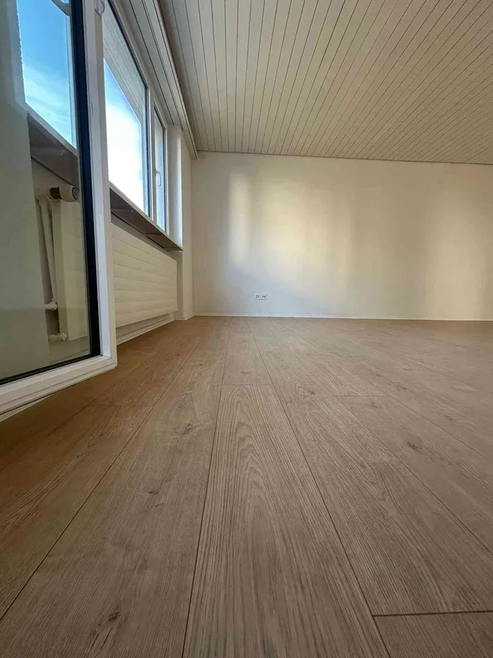 GEMÜTLICHES ZUHAUSE AN PERFEKTER LAGE Erdgeschoss Wohnung 3.5 Zimmer