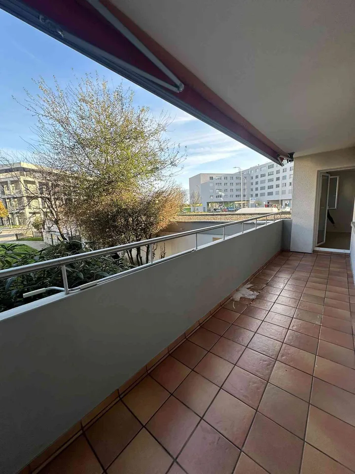 GEMÜTLICHES ZUHAUSE AN PERFEKTER LAGE Erdgeschoss Wohnung 3.5 Zimmer