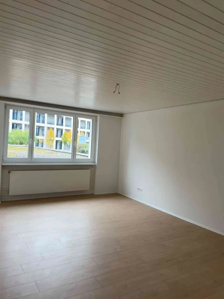 GEMÜTLICHES ZUHAUSE AN PERFEKTER LAGE Erdgeschoss Wohnung 3.5 Zimmer