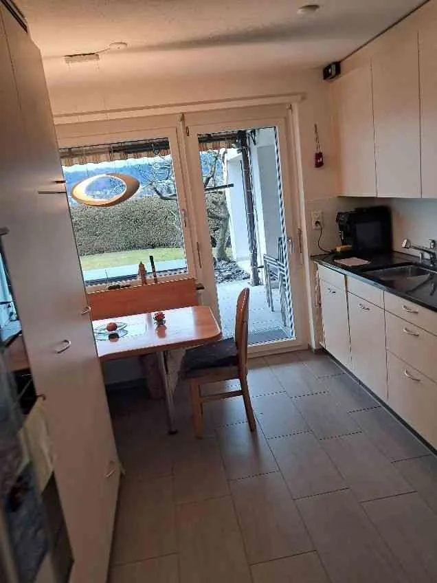 Freistehendes Einfamilienhaus mit Sicht auf die Alpen