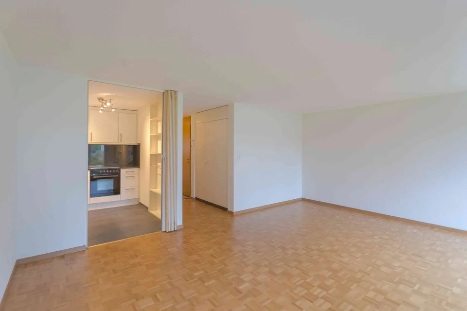 praktische, zentrale 2½-Zimmer-Gartenwohnung – Foto 7 von 12