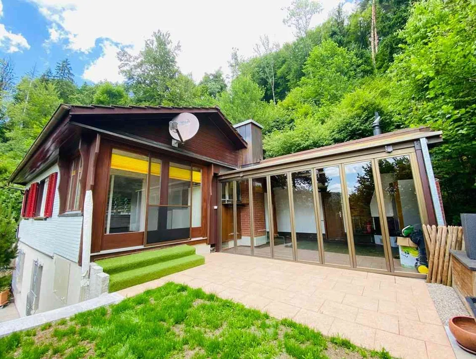 Einzigartiges Wohnen (Ferienhaus) und privatem Grundstück am See
