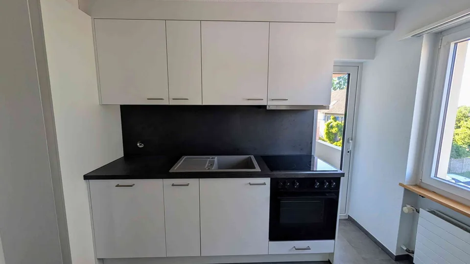 Frisch renovierte Dachwohnung in ruhiger Lage mit Säntisblick