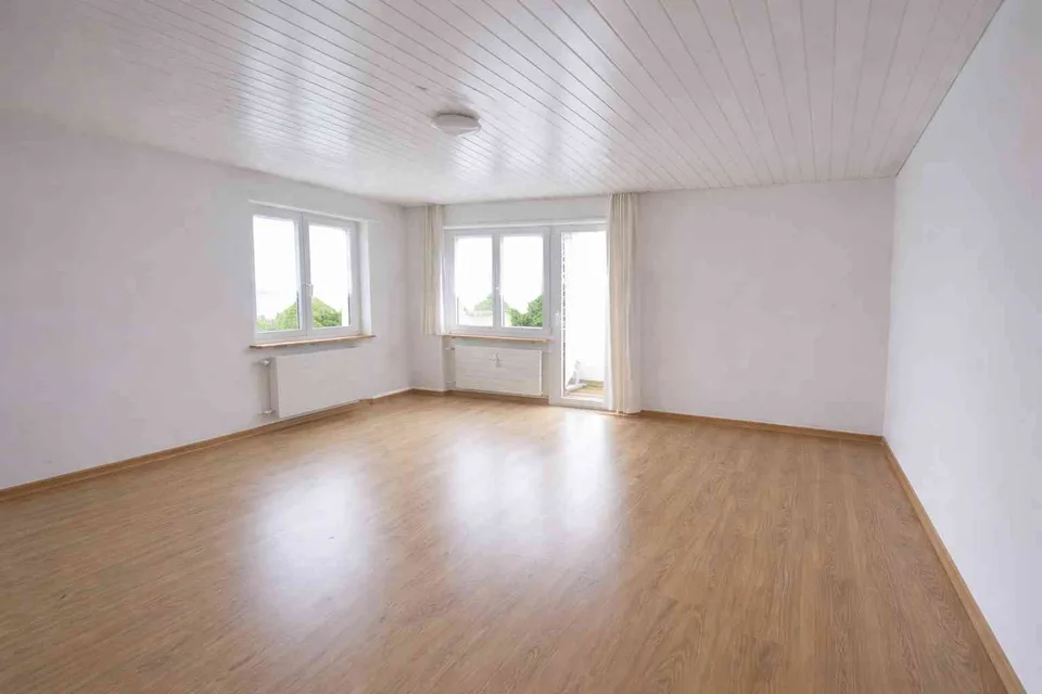 Frisch renovierte Dachwohnung in ruhiger Lage mit Säntisblick