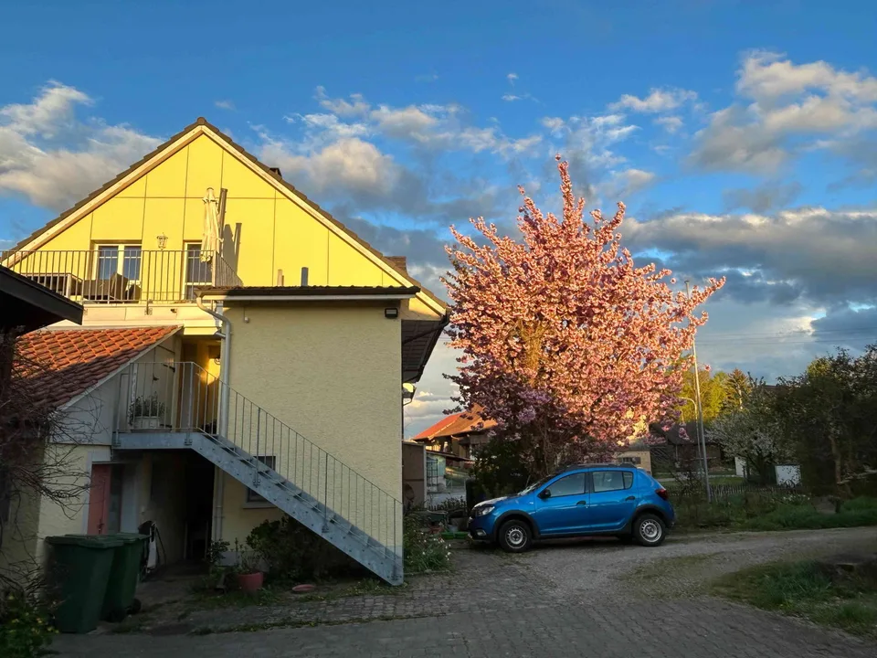 Zweifamilien – Haus: Ein Paradies für Tier- und Naturliebhaber