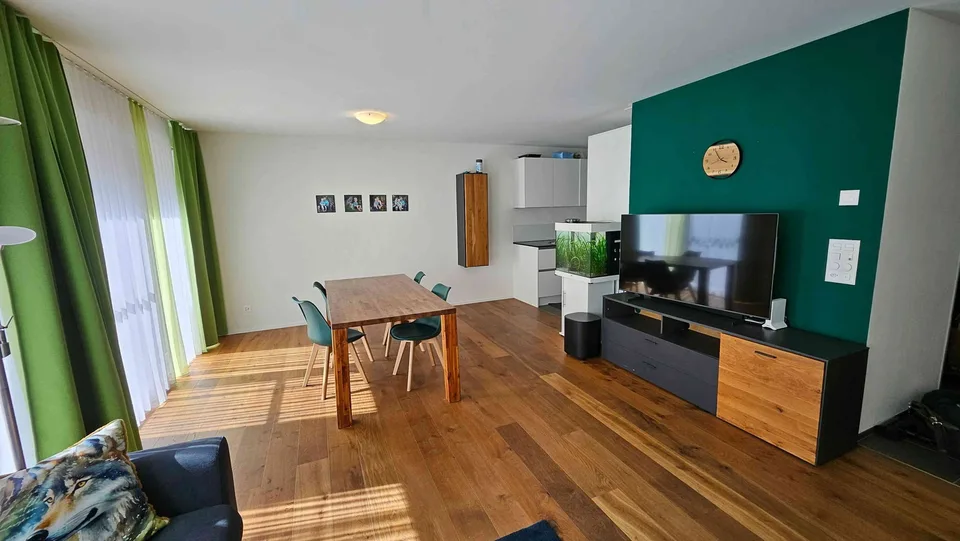 Neuwertiges 5.5 Zimmer Doppel-Einfamilienhaus