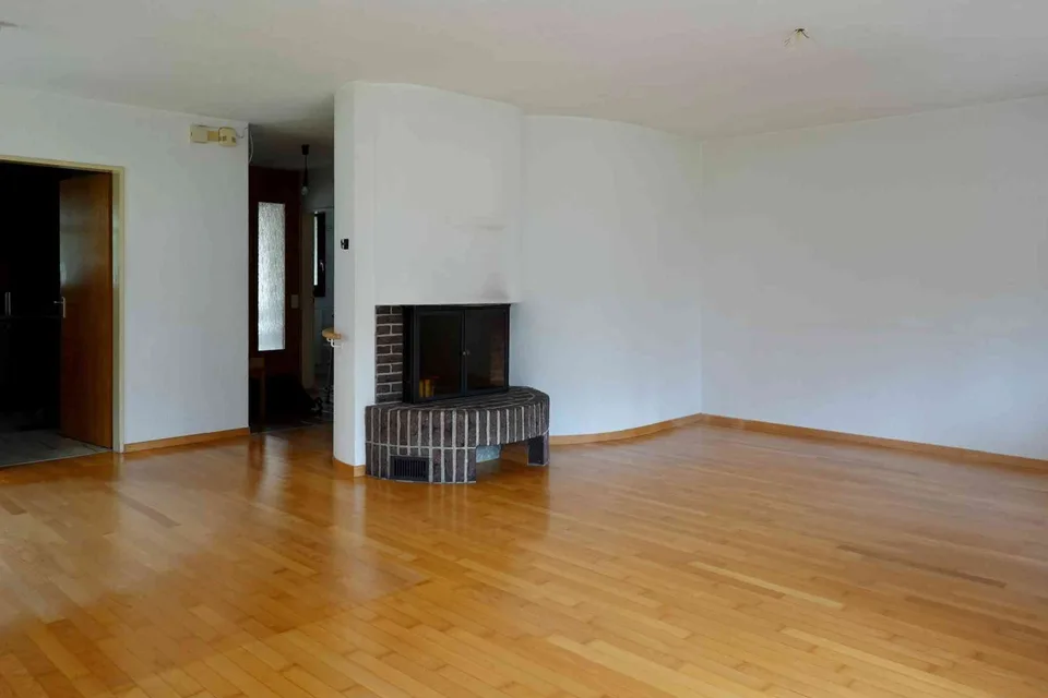 5.5-Zimmer-Reiheneckhaus in familienfreundlicher, zentraler Wohnzone