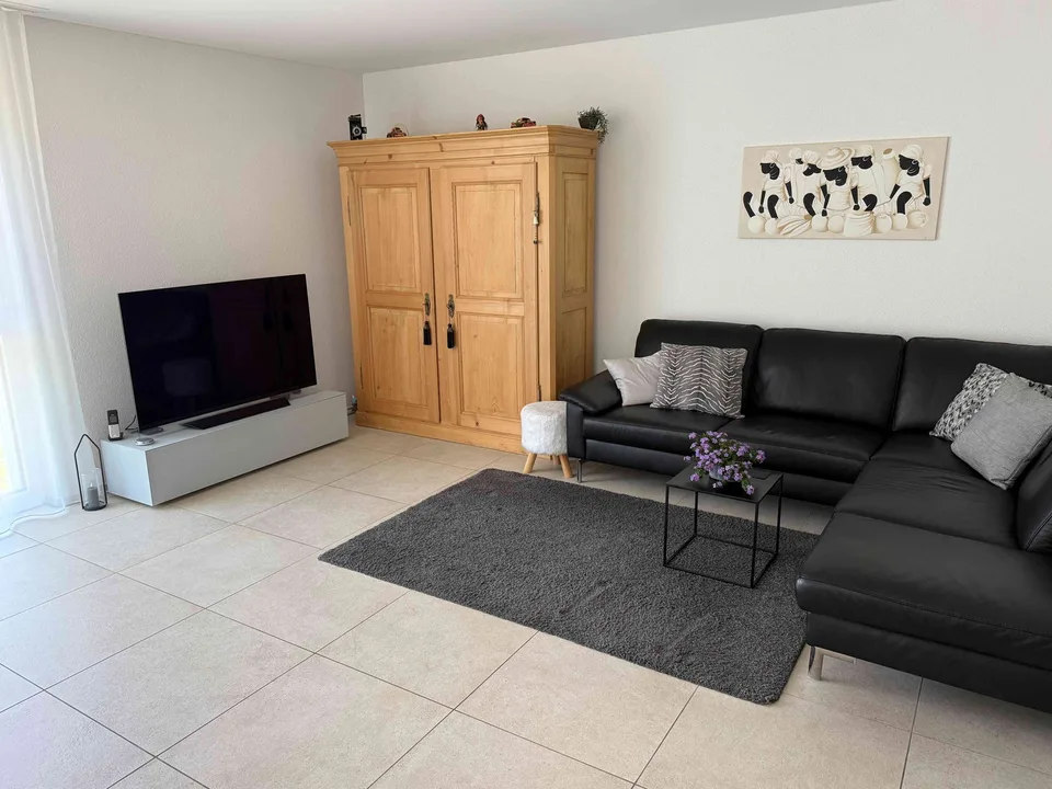 Gepflegte, helle, grosszügige 3 ½-Zimmerwohnung (keine Makleranfragen)