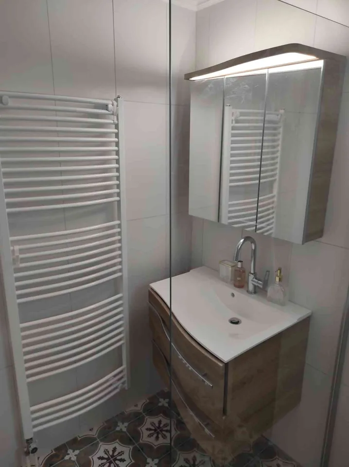 4.5-Zimmer-Wohnung wie neu – komplett renoviert, verglaster Balkon