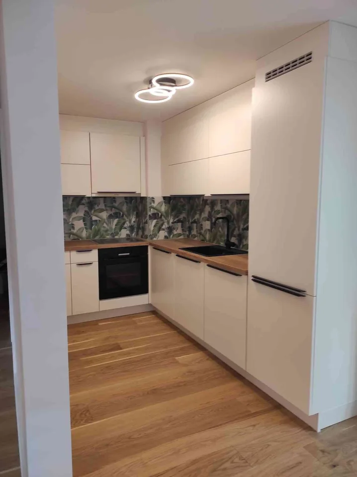4.5-Zimmer-Wohnung wie neu – komplett renoviert, verglaster Balkon