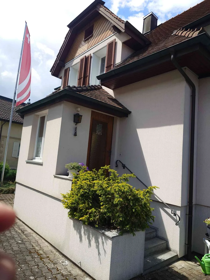 Freistehendes EFH im Zentrum mit Renovationsbedarf