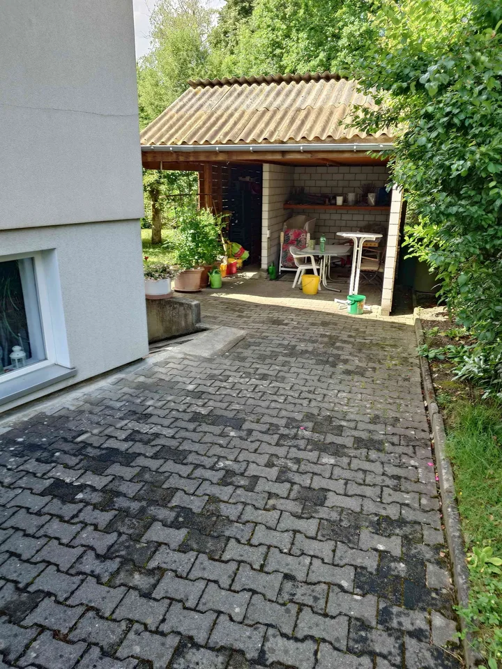 Freistehendes EFH im Zentrum mit Renovationsbedarf