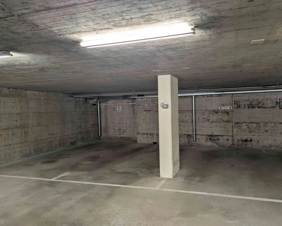 zentrale und grosse Tiefgargenplätze, Einzelverkauf möglich