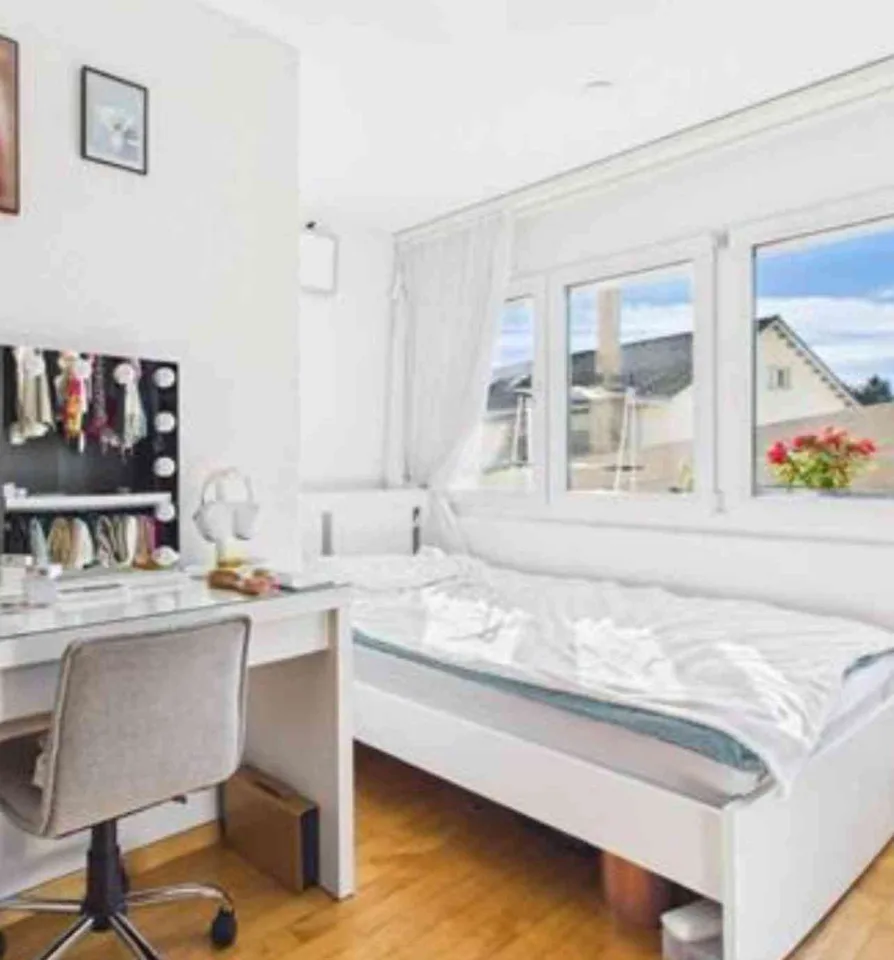 Einmaliges Angebot 5,5 Zimmer, 143m3, Terrasse 35m2 ,Jakuzzi,100m-See
