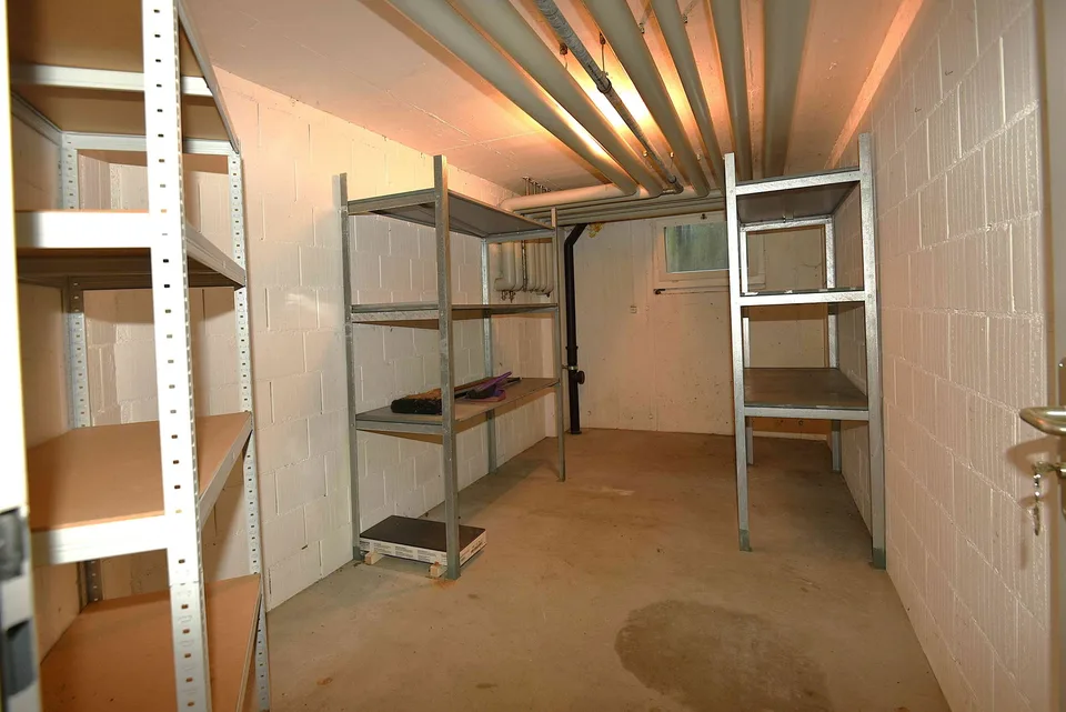 Familienfreundliche Eigentumswohnung mit separatem Hobbyraum (Fenster)