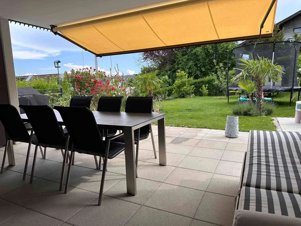 Neuwertige Traum-Gartenwohnung, hochwertiger Ausbau + 2 TG-Parkplätzen