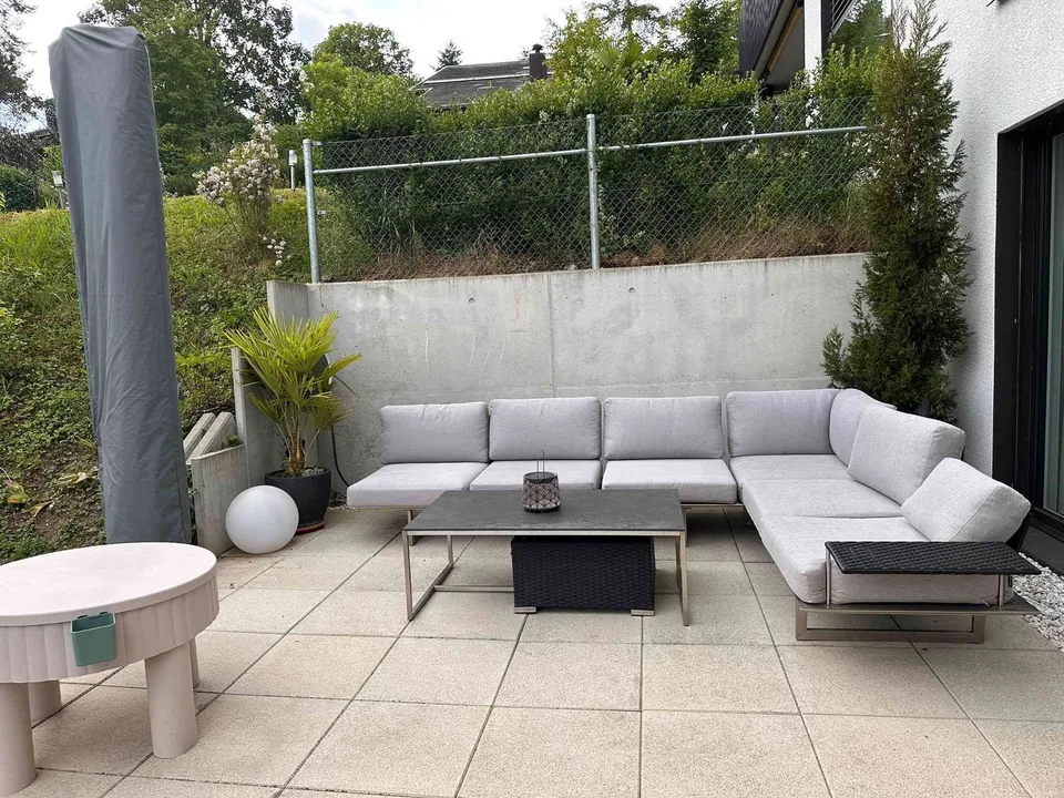 Neuwertige Traum-Gartenwohnung, hochwertiger Ausbau + 2 TG-Parkplätzen