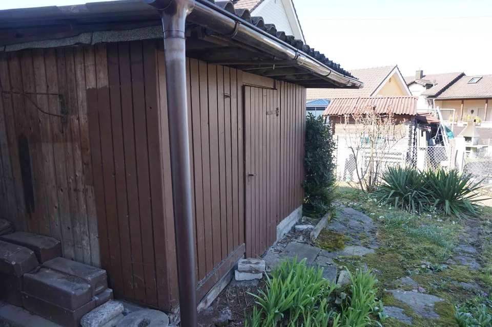 Chalet mit Entwicklungspotenzial an bevorzugter ruhiger Lage