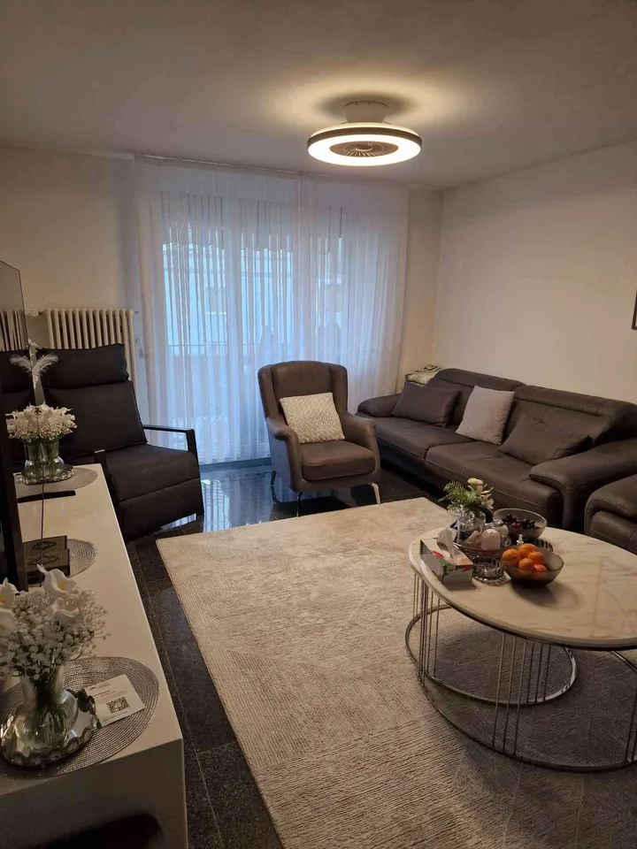 Erstklassige 4.5 Zimmer Wohnung an top Lage