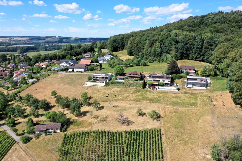 Parzelle für vier EFH und zwei Villen in Ottoberg