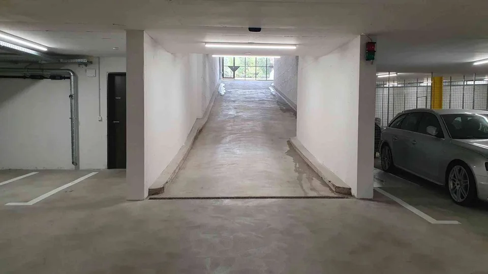 Tiefgaragenplatz zu verkaufen