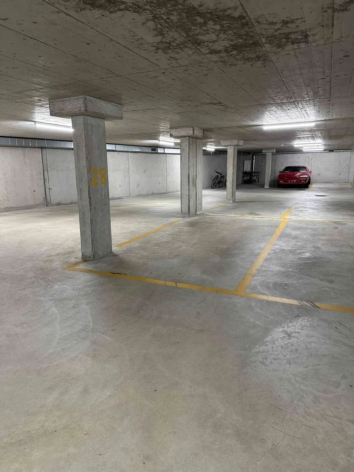 6 Tiefgaragenplätze zu verkaufen