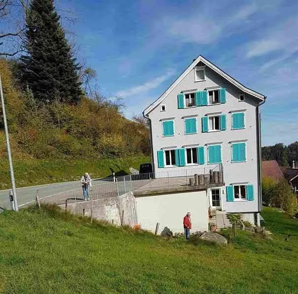Investieren mit Aussicht: 4 Wohnungen + Garten + viele Nebenräume
