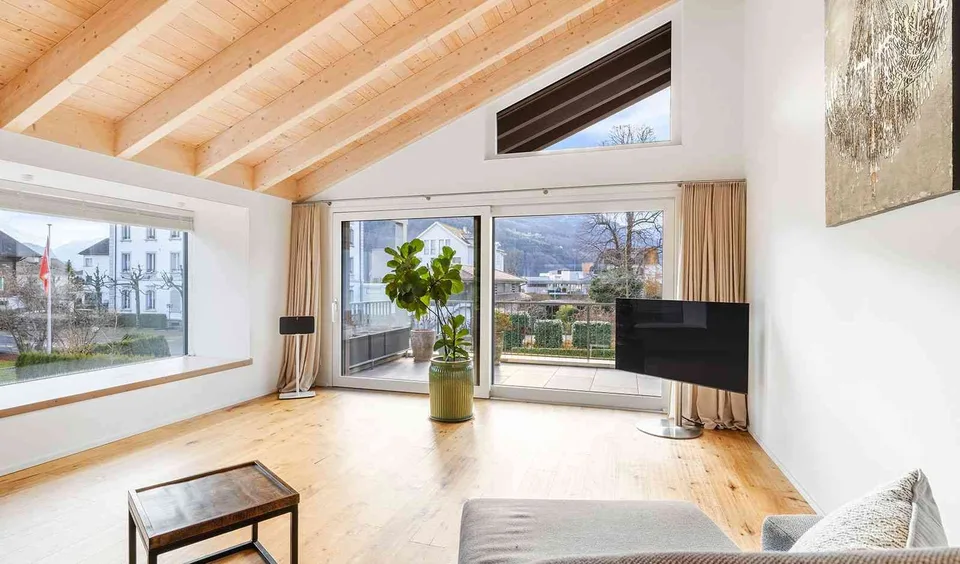 Ein Haus, so besonders wie seine Lage – 150 m vom See entfernt