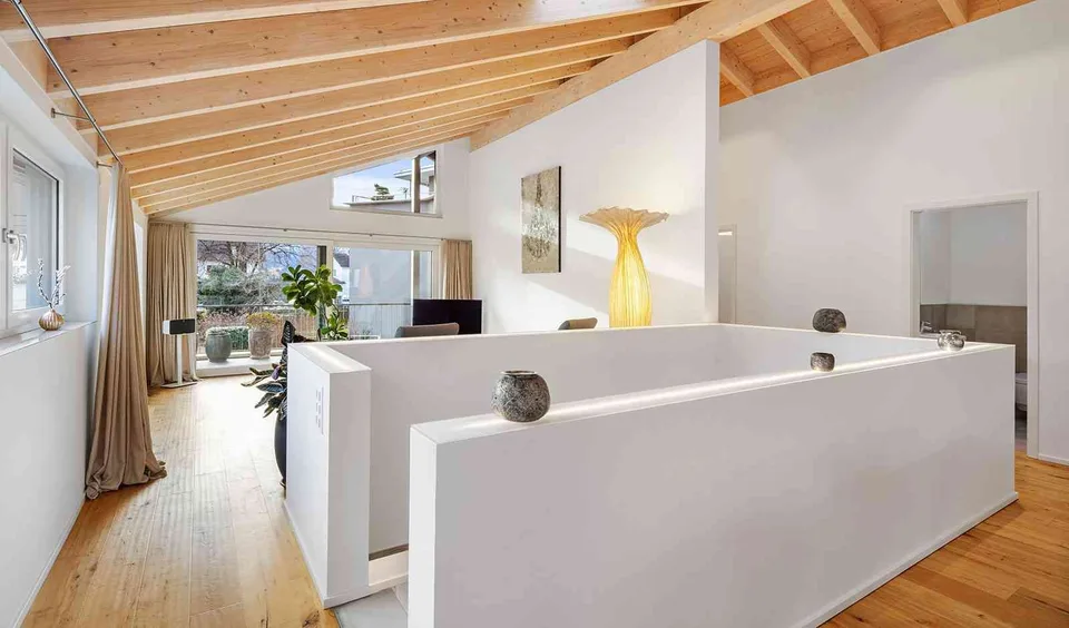 Ein Haus, so besonders wie seine Lage – 150 m vom See entfernt