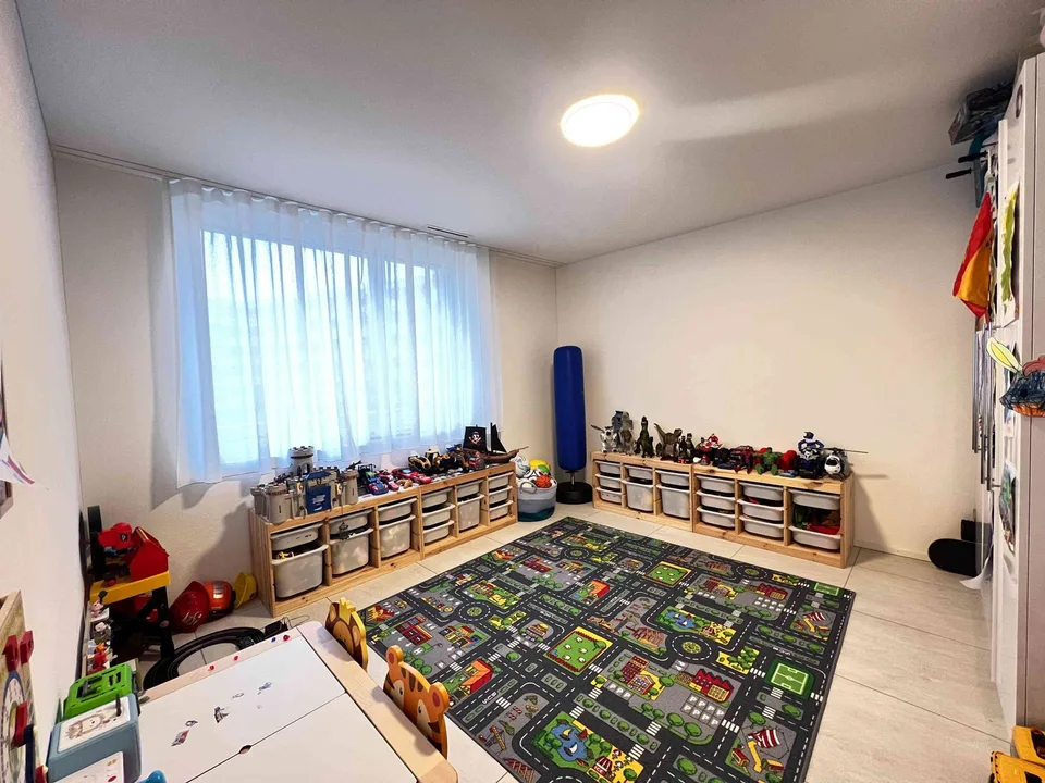 Moderne 4.5 Zimmer-Gartenwohnung