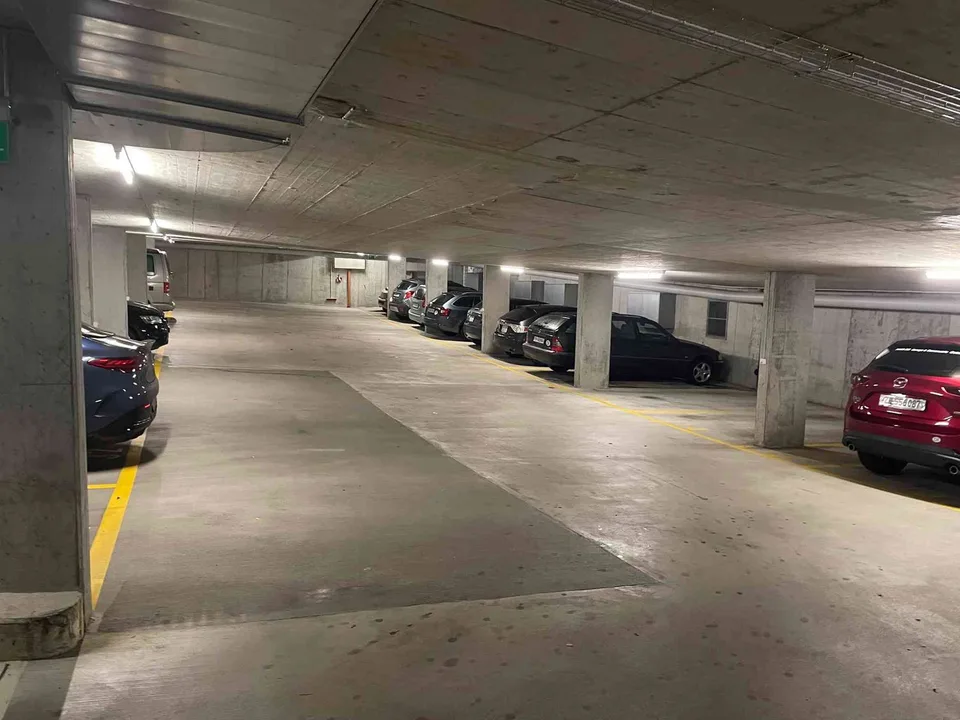 Parkplatz (Doppel) in Tiefgarage zu Verkaufen! - Vermietet!
