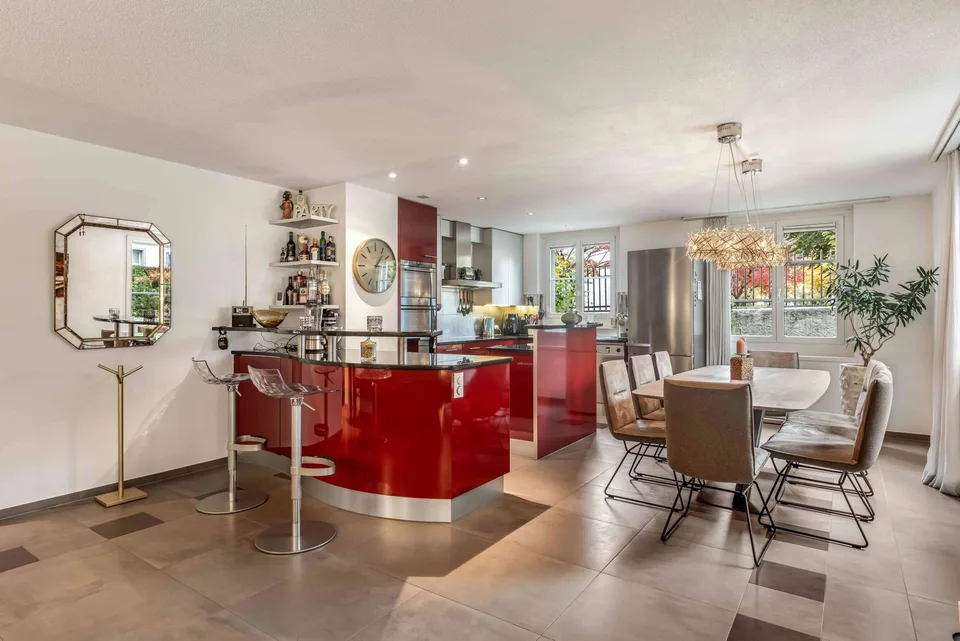 Einzigartige EG-Wohnung mit separatem Studio-/Mehrzweckraum