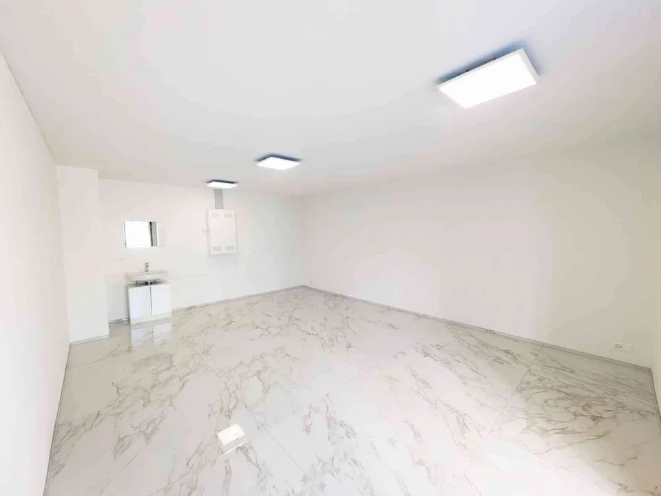 Modernes Neubau-Gewerbeobjekt im begehrten Glasi-Quartier
