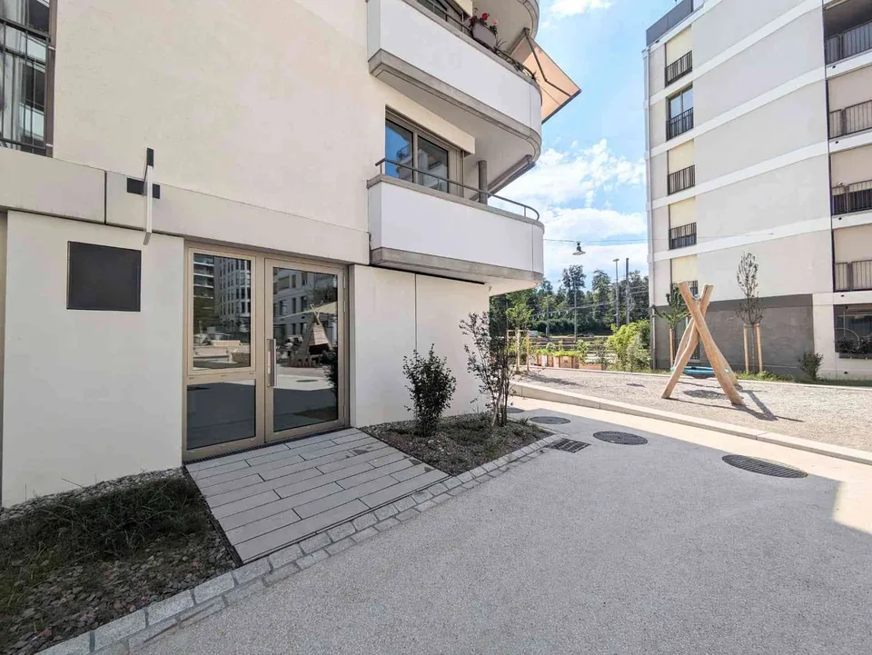 Modernes Neubau-Gewerbeobjekt im begehrten Glasi-Quartier