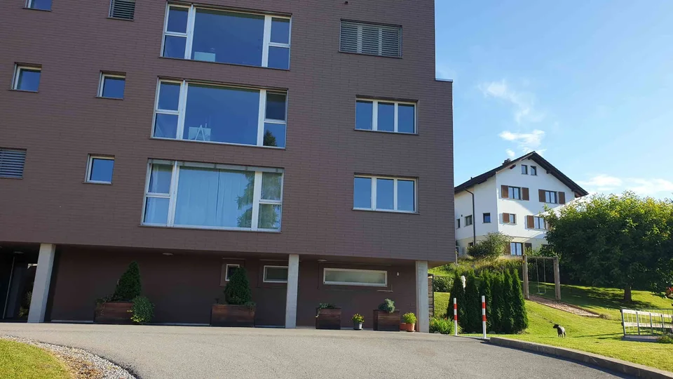 *** Modernes Studio 1.5 Zimmer 33 m² Grün im Dorfkern ***