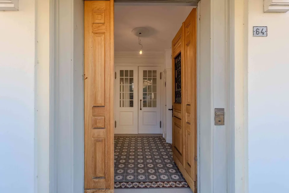 Exklusive Klassizistische Villa - ?Residenz und Geschäftssitz