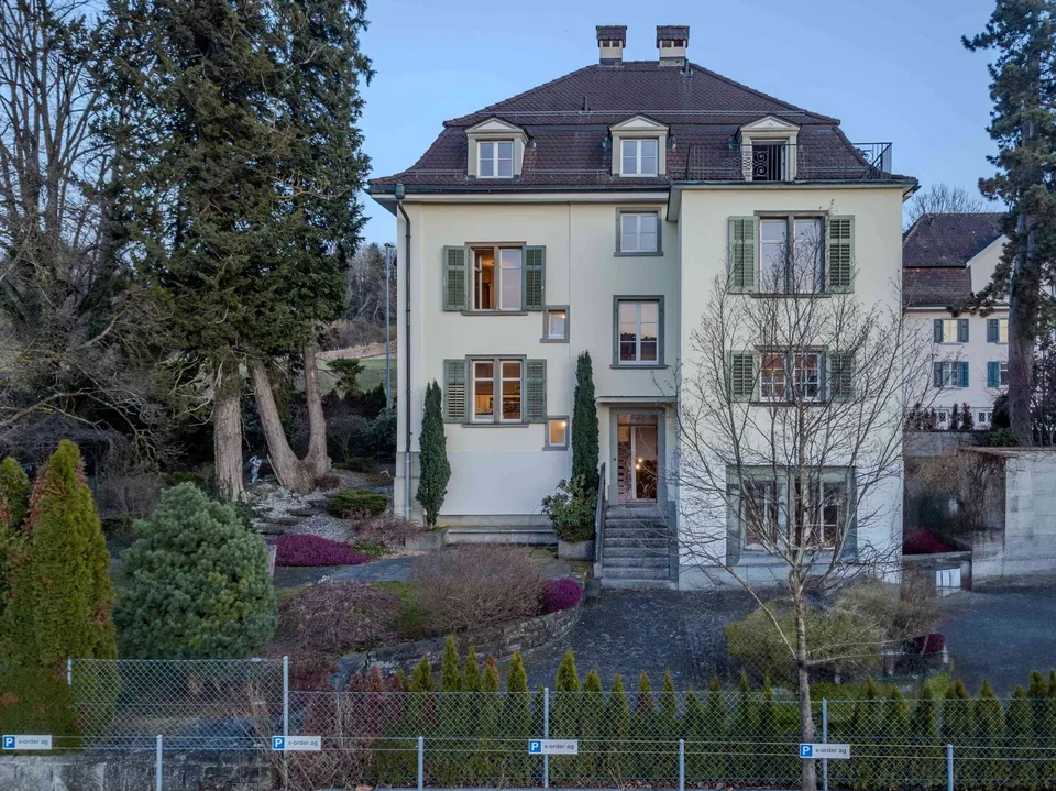 Exklusive Klassizistische Villa - ?Residenz und Geschäftssitz
