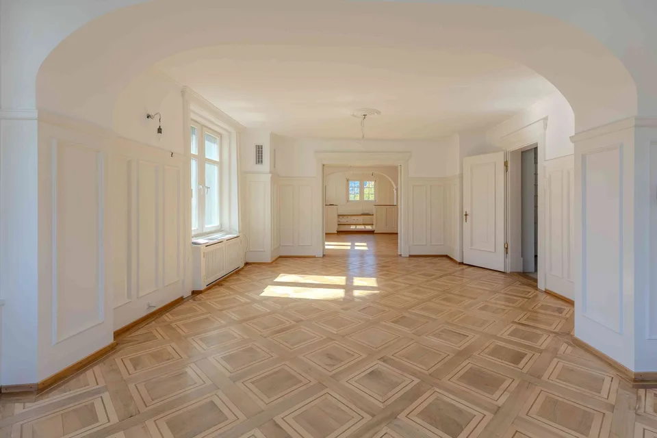 Exklusive Klassizistische Villa - ?Residenz und Geschäftssitz