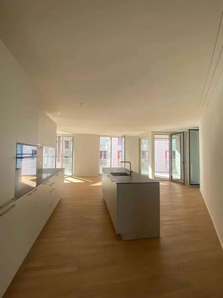 Seien Sie der Erste / Be the First to Call It Home