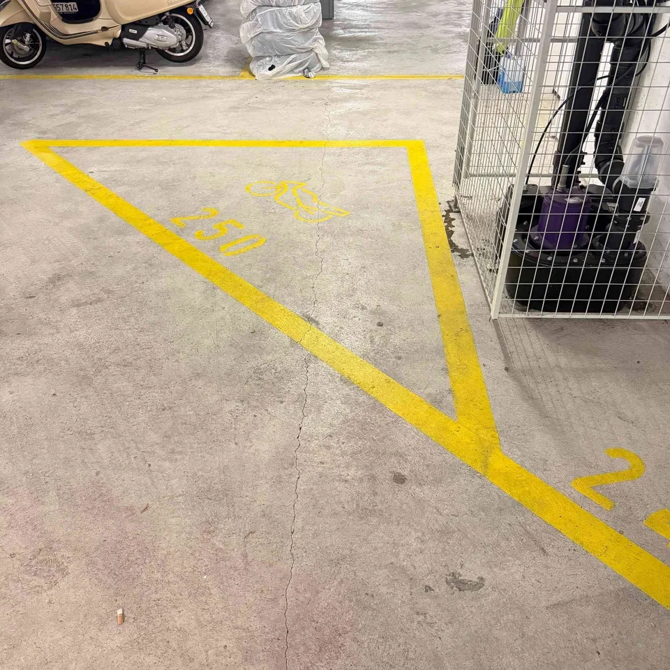 Velo Motorradparkplatz Limmattower in Dietikon Tiefgarage