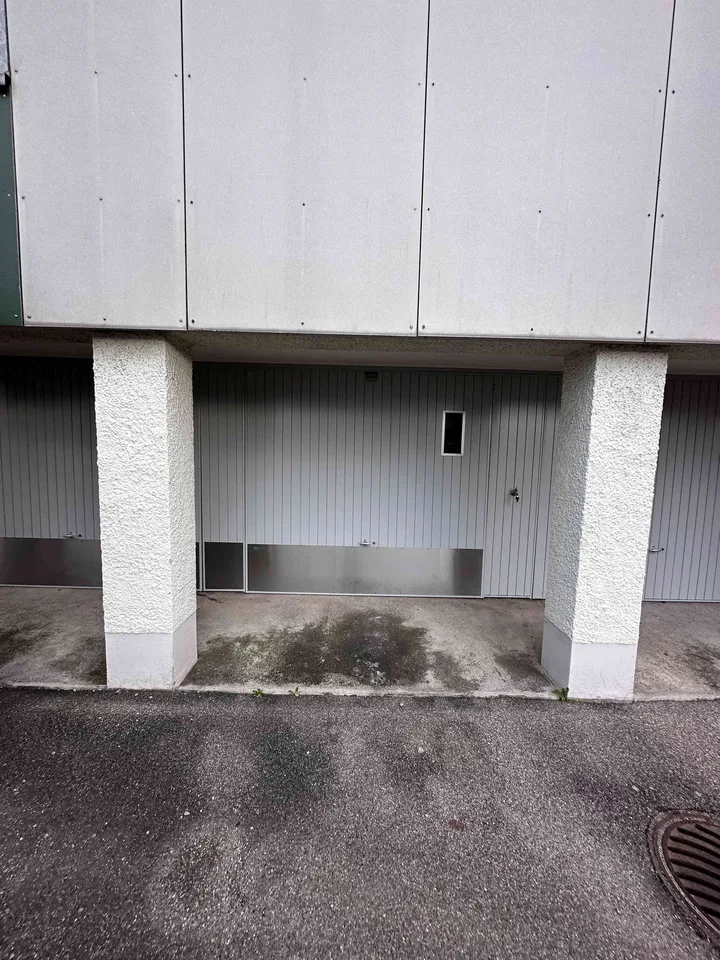 Garagenbox inkl. Parkplatz 9m vor der Garage