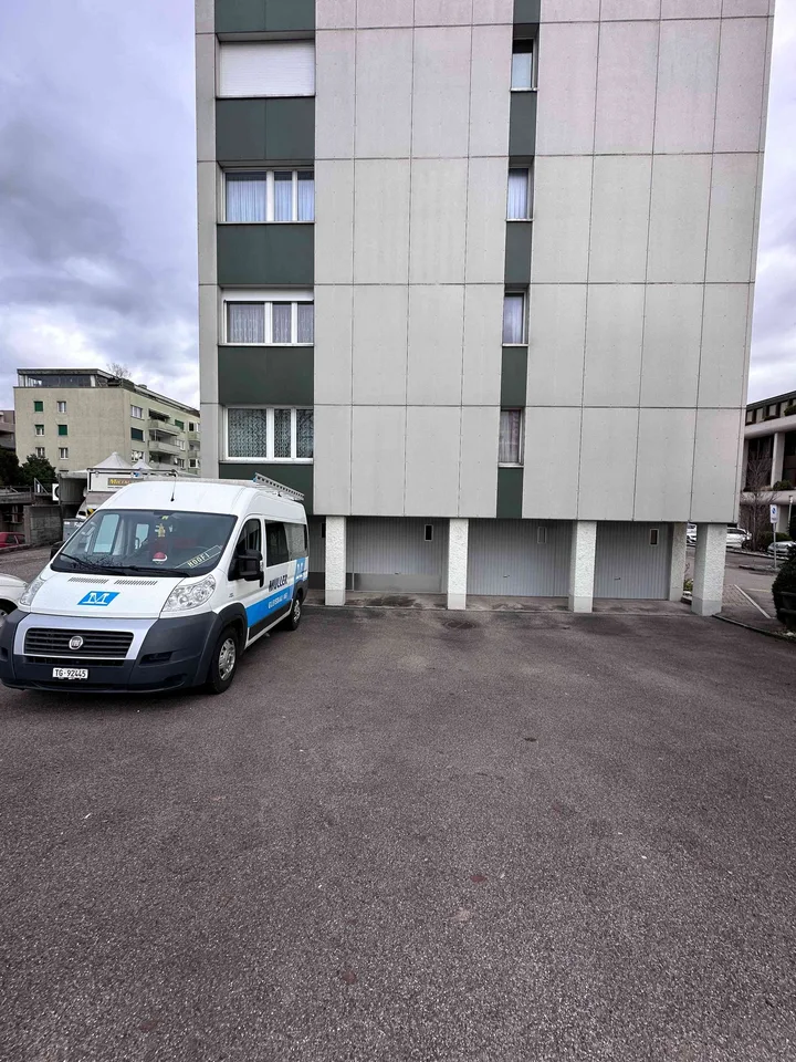 Garagenbox inkl. Parkplatz 9m vor der Garage