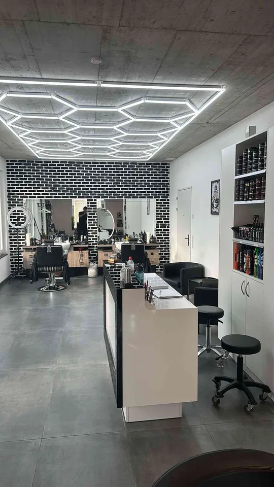 Zum Verkauf: Etablierter Coiffeur-Salon im Zentrum der Stadt Oerlikon