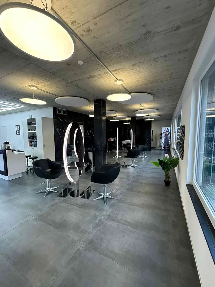 Zum Verkauf: Etablierter Coiffeur-Salon im Zentrum der Stadt Oerlikon