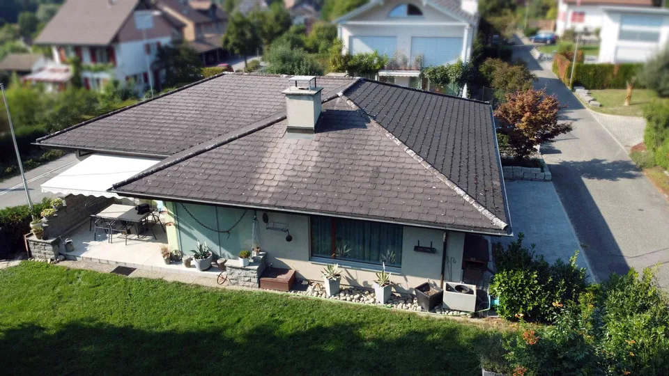 Modernisierter 4½-Zimmer-Bungalow mit grosser Terrasse und hochwertige
