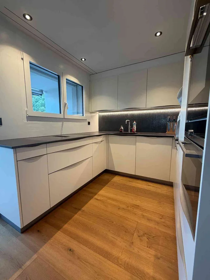 Moderne 2.5-Wohnung – stilvoll wohnen mit Smarthome & E-Ladestation