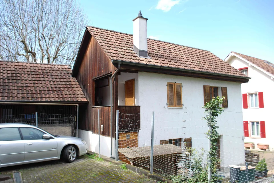 Einfamilienhaus (Bijou) mitten im Dorf von Lausen zu verkaufen