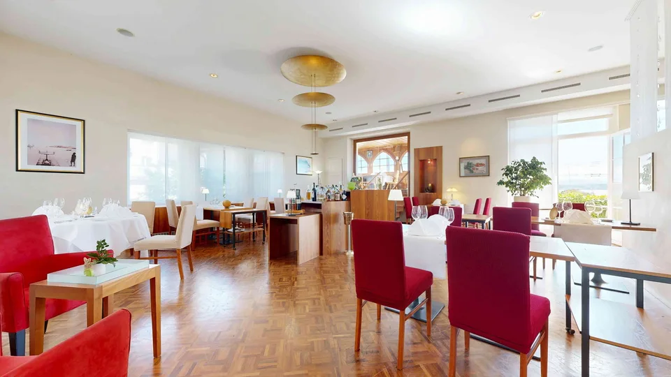 Immeuble d'habitation et restaurant à vendre à Twann