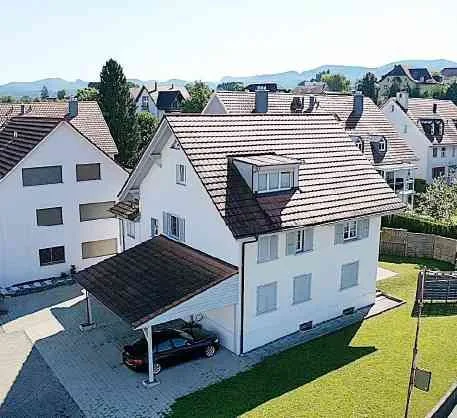 MFH mit drei Mietwohnungen, drei Carports sowie ein Bastelraum